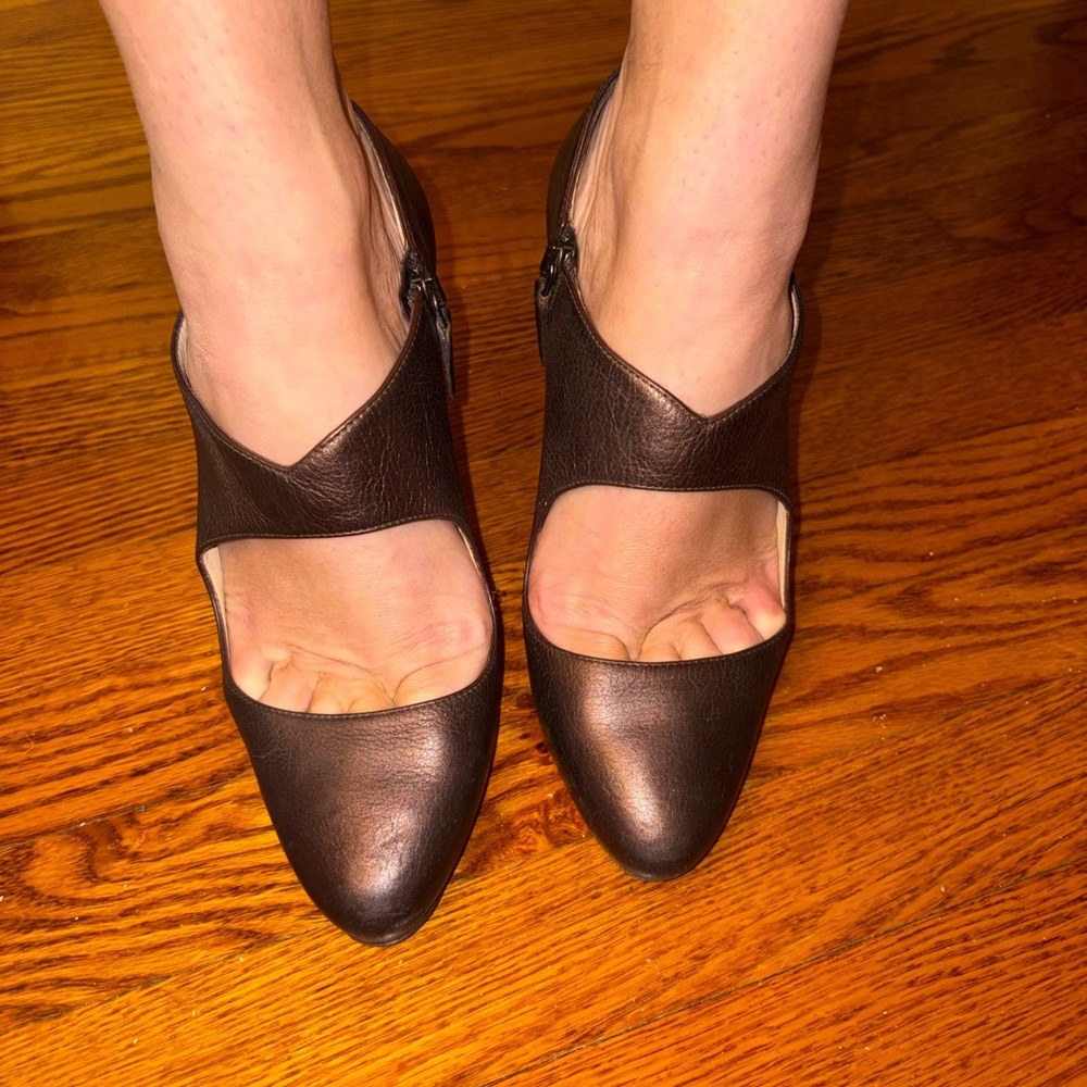 Prada Heels size 38 made in Italy elegant brown